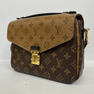 Louis Vuitton Pochette Metis Shoulder Bag